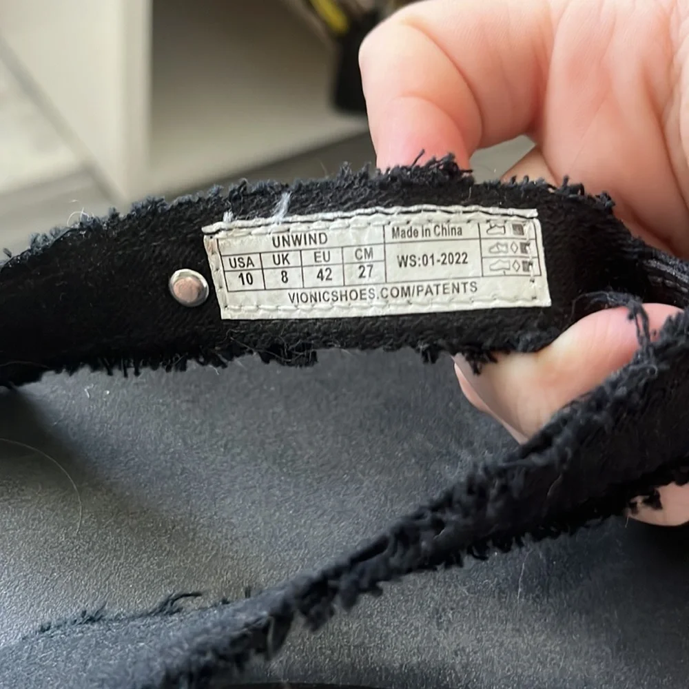 Vionic flip flops - Picture 5 of 5